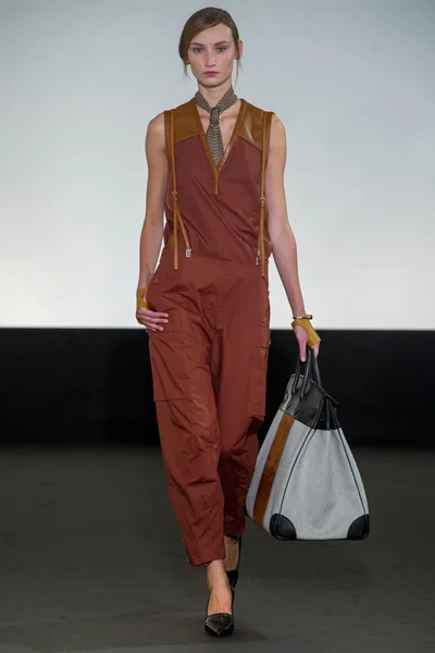 Look 19